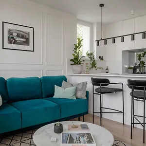 https://stylowy-kameralny-apartament-przy-metrze.warsawhotelspoland.com